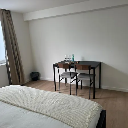 Cozy In 2 Private Rooms, 15 Min To Downtown *