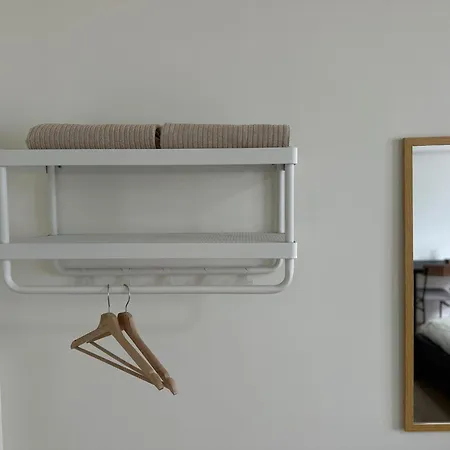 Cozy In 2 Private Rooms, 15 Min To Downtown