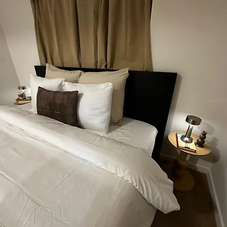 Cozy In 2 Private Rooms, 15 Min To Downtown Appartement