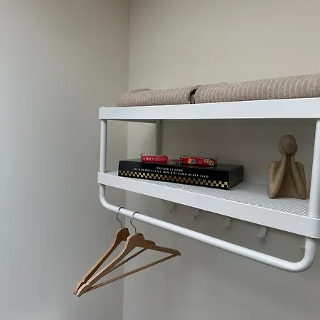 Cozy In 2 Private Rooms, 15 Min To Downtown *