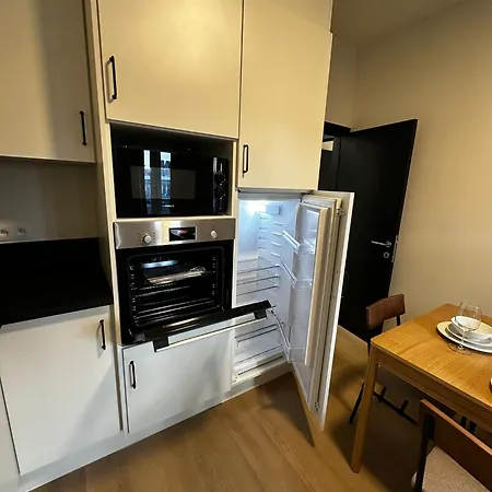 Cozy In 2 Private Rooms, 15 Min To Downtown