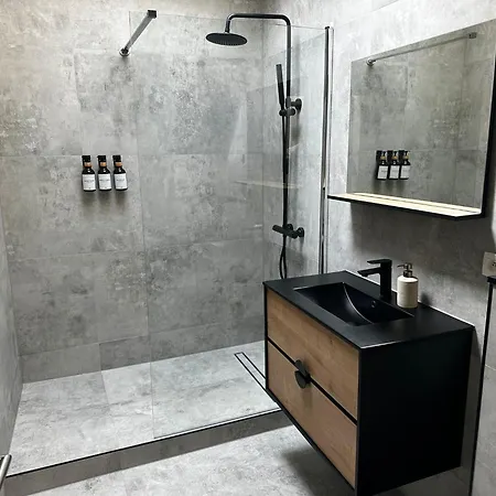 Cozy In 2 Private Rooms, 15 Min To Downtown