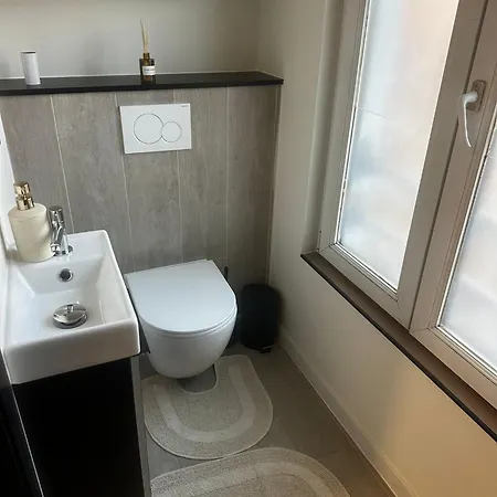 Cozy In 2 Private Rooms, 15 Min To Downtown * Gand
